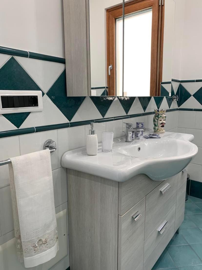 Casa Ausilia Bilocale Apartment Amalfi Bagian luar foto