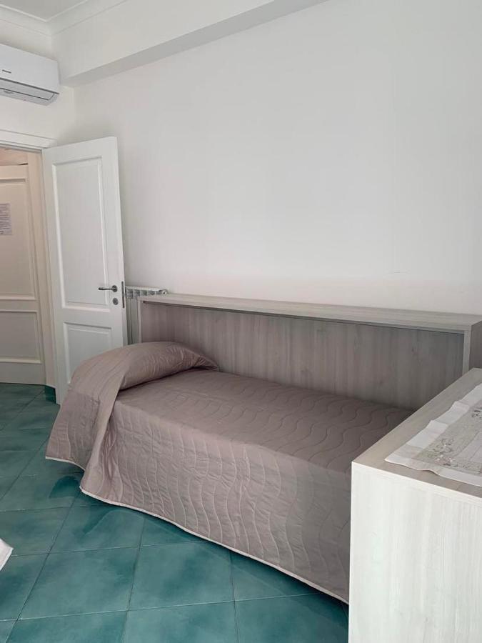 Casa Ausilia Bilocale Apartment Amalfi Bagian luar foto
